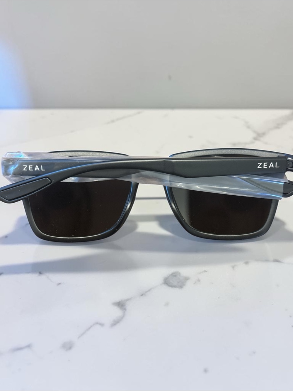 NWT Zeal Black Rectangular Polarized Sunglasses